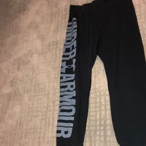 Under armour cropped sweats/ joggers